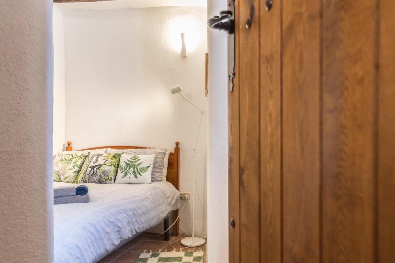 Casa Mundo - 16Th Century Traditional White Village House With Pool Pinos del Valle 外观 照片